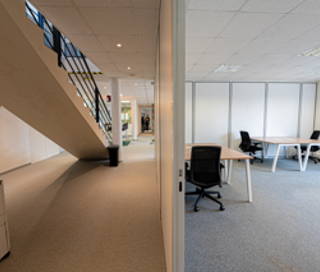 Bureau privé 150 m² 27 postes Coworking Centre Performance Alphasis Saint-Grégoire 35760 - photo 6